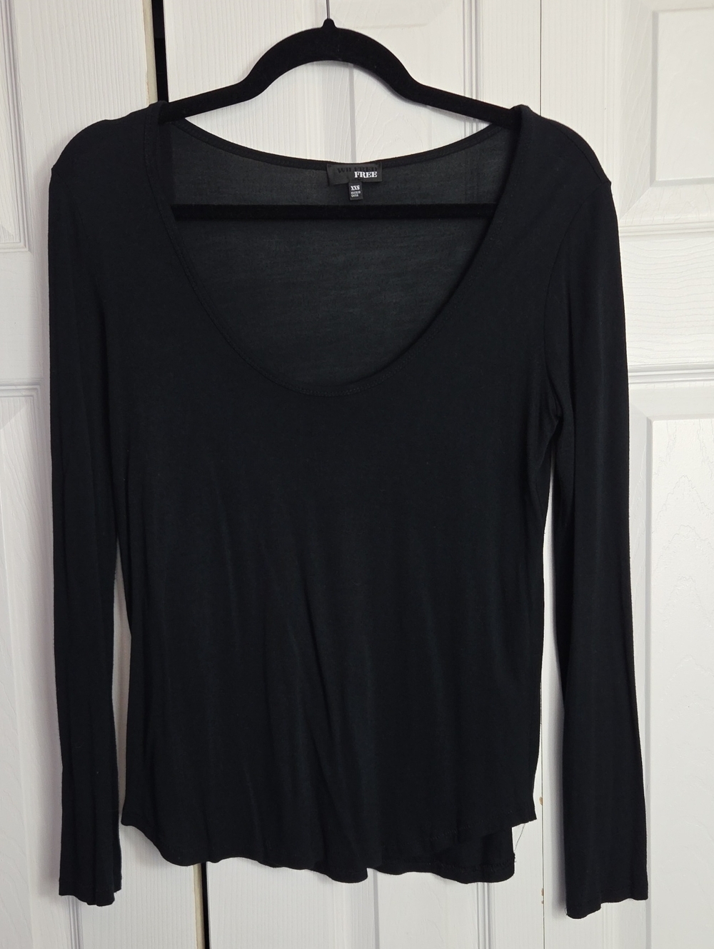 Wilfred Black Scoop Neck Long Sleeve Tee
